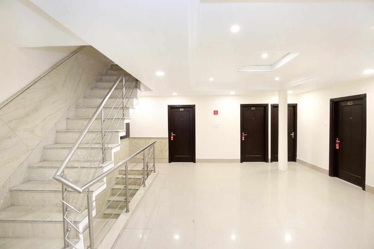 Oyo 12354 Hotel Sangreela Амритсар Екстериор снимка