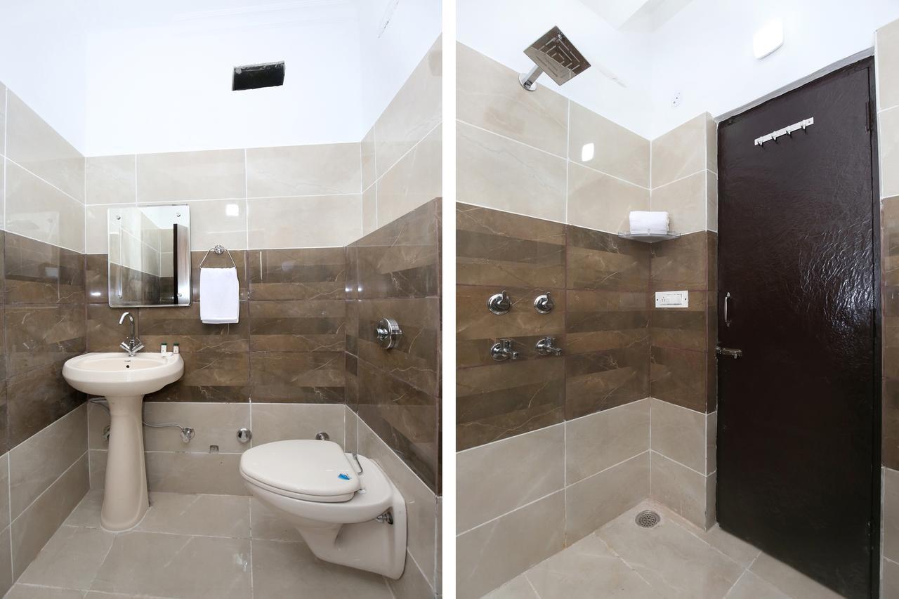 Oyo 12354 Hotel Sangreela Амритсар Екстериор снимка