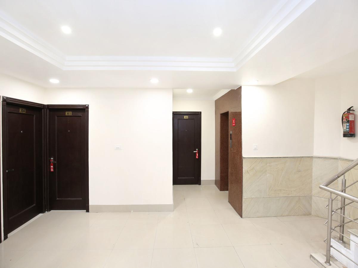 Oyo 12354 Hotel Sangreela Амритсар Екстериор снимка