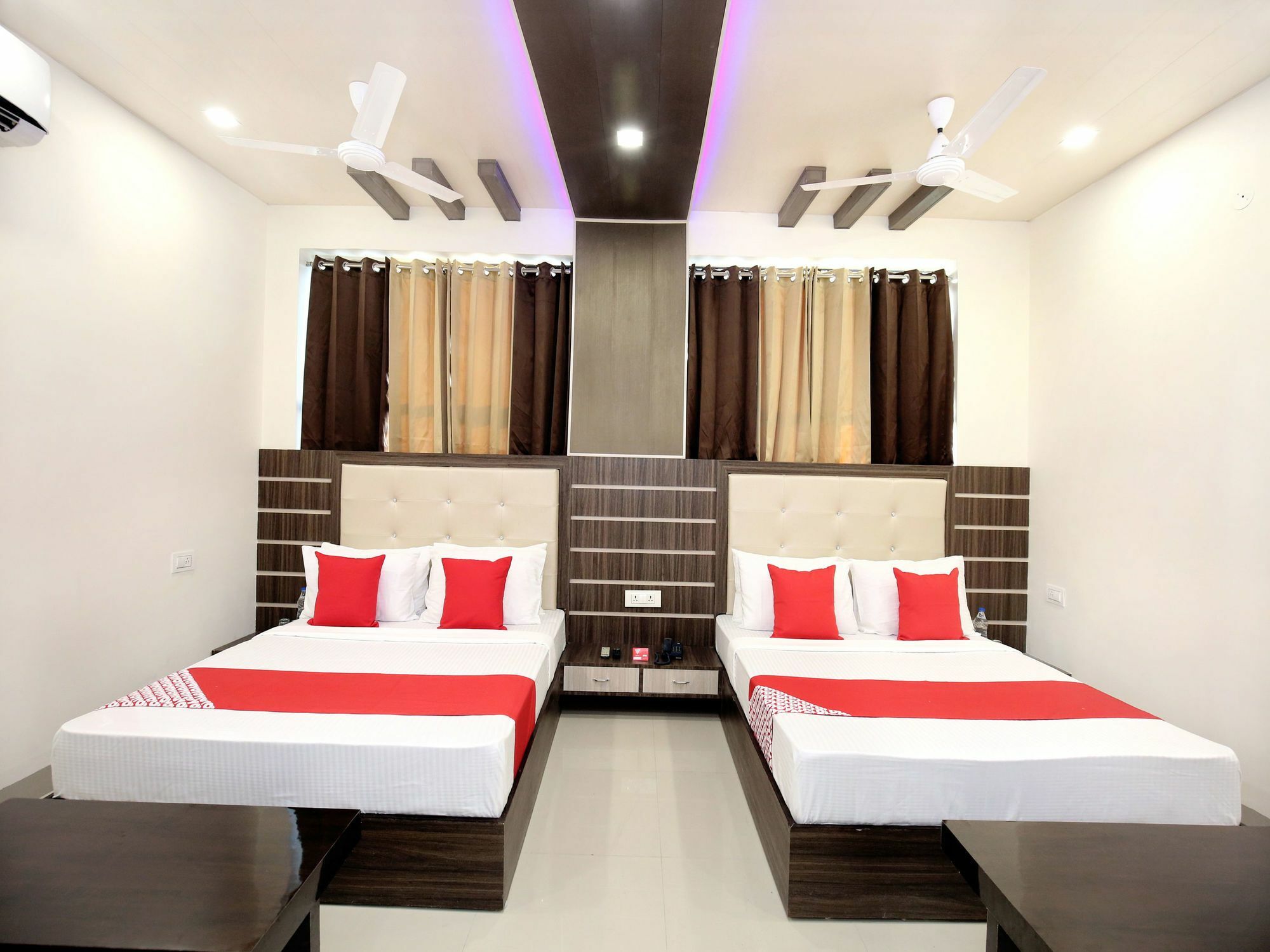 Oyo 12354 Hotel Sangreela Амритсар Екстериор снимка
