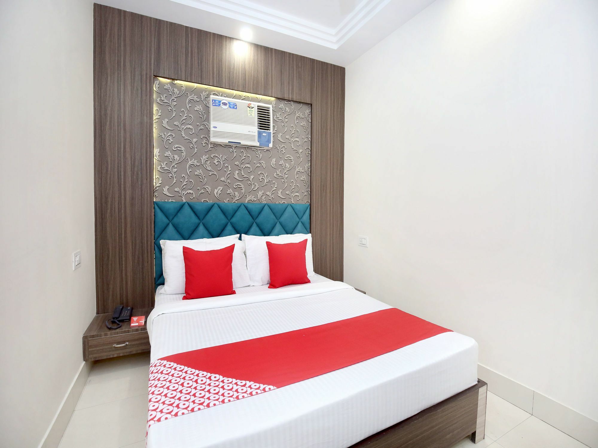 Oyo 12354 Hotel Sangreela Амритсар Екстериор снимка